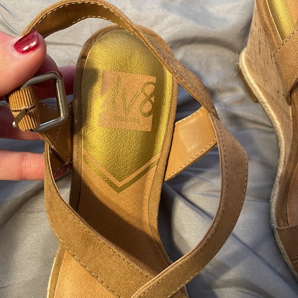 Never worn Dolce vita 8 wedges - Picture 4 of 5